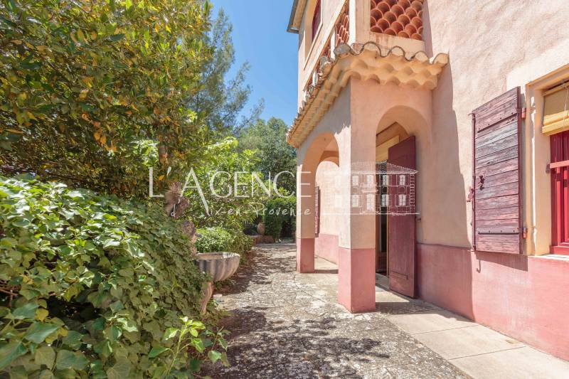 Maison Aix en Provence Près du centre ville Vue sainte Victoire 