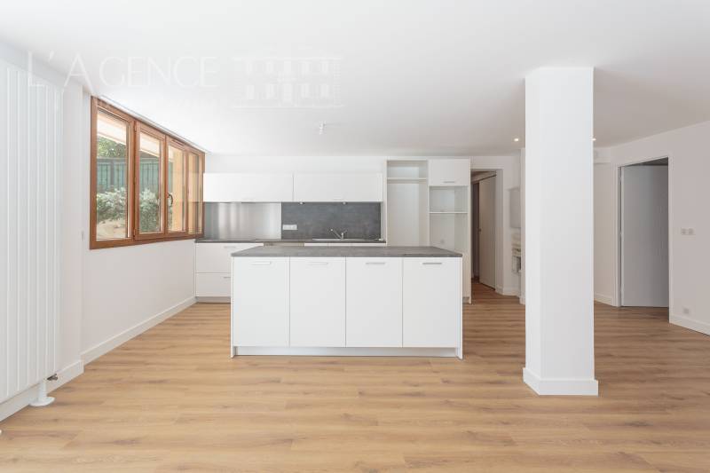 Aix en Provence très beau T3 rénové terrasse parking