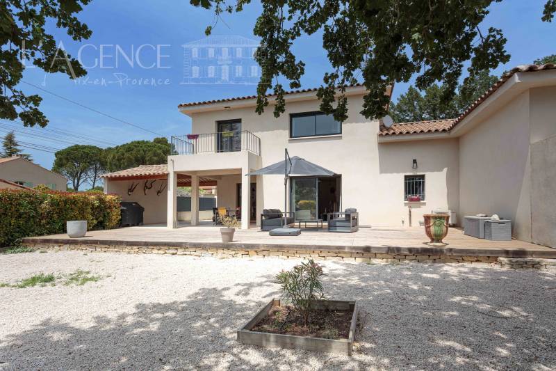 Maison neuve 125 m² à Eguilles