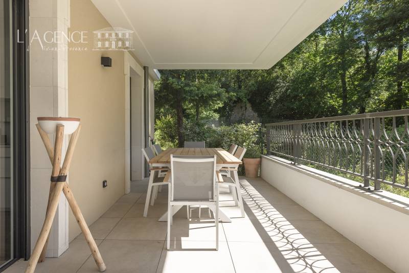 Superbe T3 standing terrasse jardin double box cave