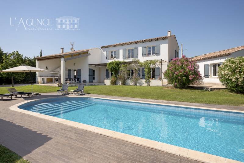 Maison familiale 5 chambres 200 m² grand terrain proche Aix en Provence