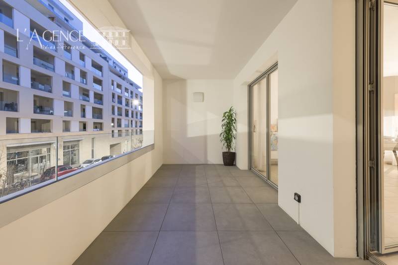 Superbe T3 avec terrasse et parking à 600 mètres des Allées Provençales