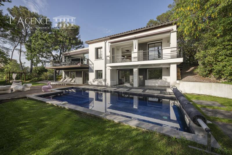 Superbe propriété 215 m² habitables sur 1200 m² de terrain