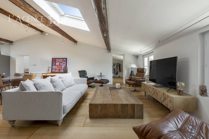 Superbe T3 Cours Mirabeau dernier étage vue panoramique !