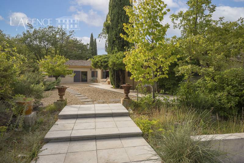 Propriété familiale 320 m² grand terrain proche Aix en Provence