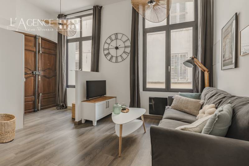 Aix centre-ville T3 de haut standing entièrement rénové