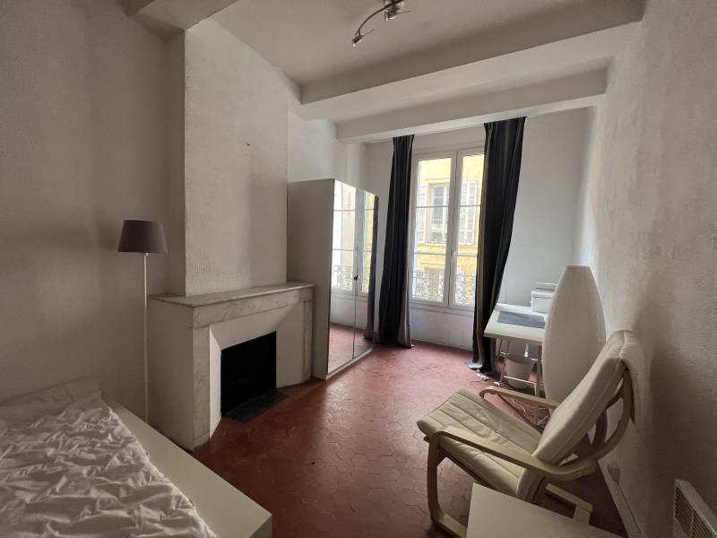 SOUS OFFRE ACCEPTÉE - Aix centre-ville rare à la vente superbe immeuble libre d'occupation de 160 m²